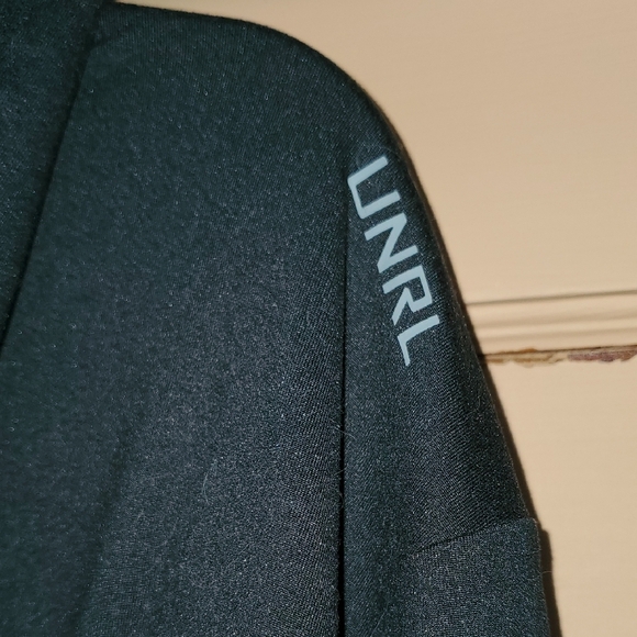 AT Black Hoodie Sweatshirt - Picture 6 of 6